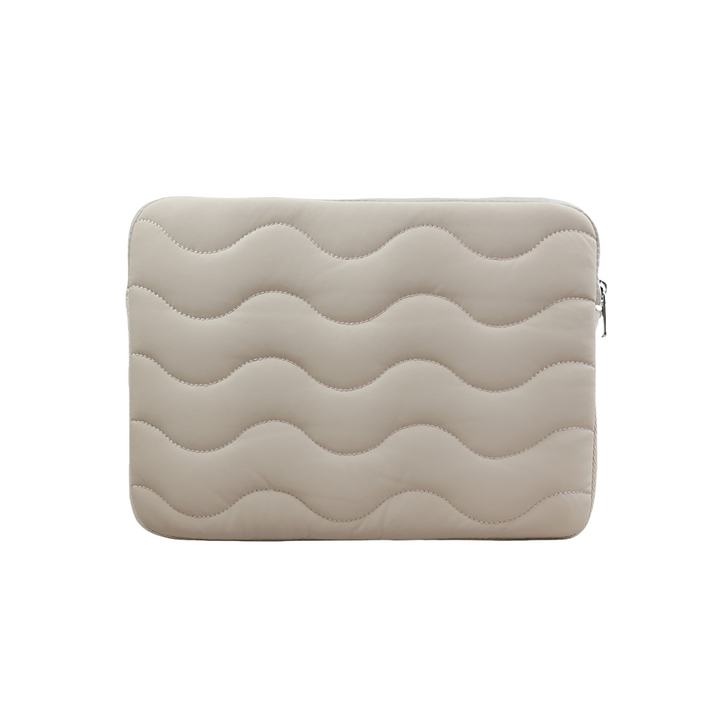 Wavy Quilted PU Sleeve